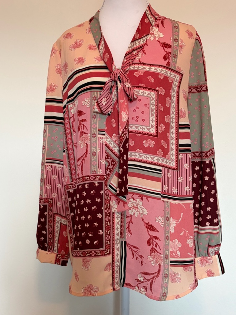 #604 Talbots BoNo Beautiful Pink Floral Patchwork Tie-Neck Blouse - Picture 3 of 12